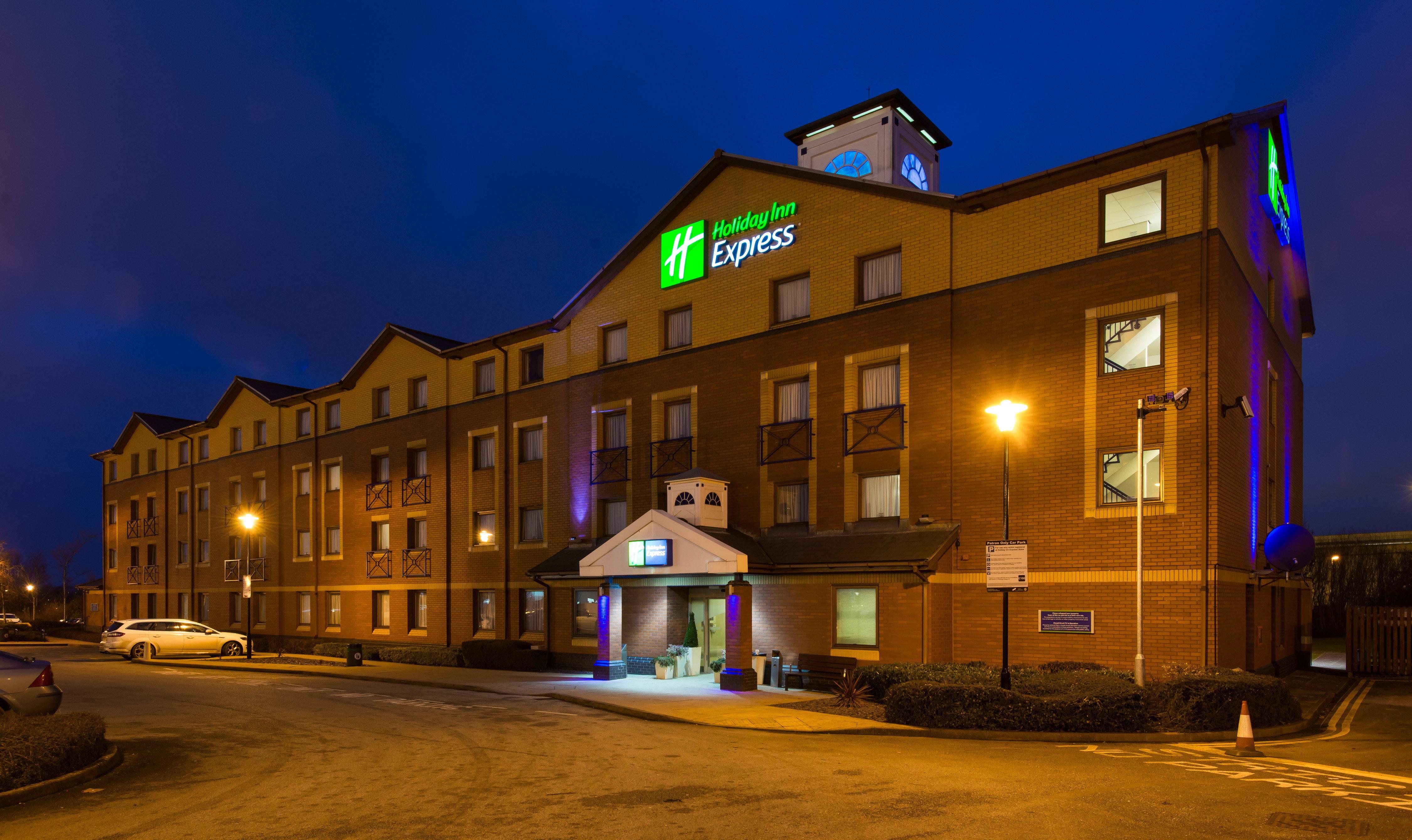 Express By Ihg Hotel 3*