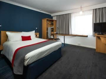 Express By Ihg Hotel 3*